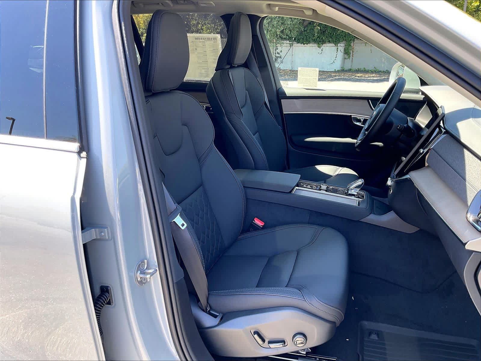 New 2026 Volvo XC90 T8 Plus w/ Protection Package AWD/4WD image 32