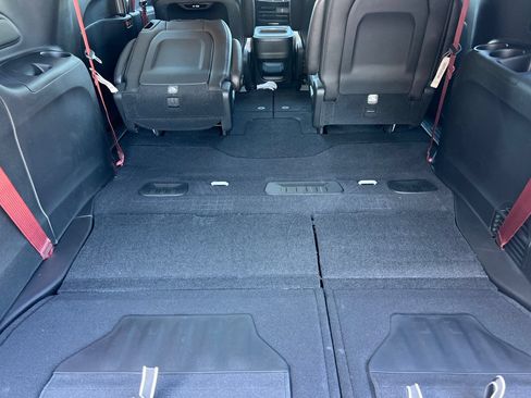 New 2027 Chrysler Pacifica Select FWD image 15