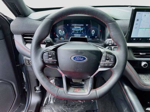 Used 2025 Ford Explorer ST AWD/4WD image 11