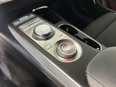 Used 2025 Genesis GV70 3.5T Sport AWD/4WD image 21