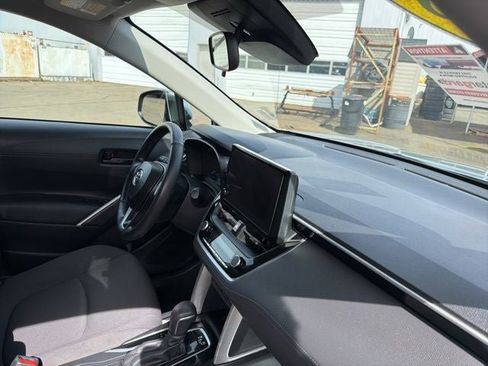 Used 2023 Toyota Corolla Cross LE FWD image 18