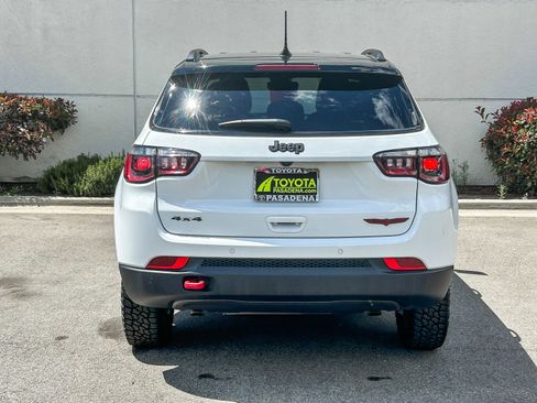 Used 2025 Jeep Compass Trailhawk AWD/4WD image 7
