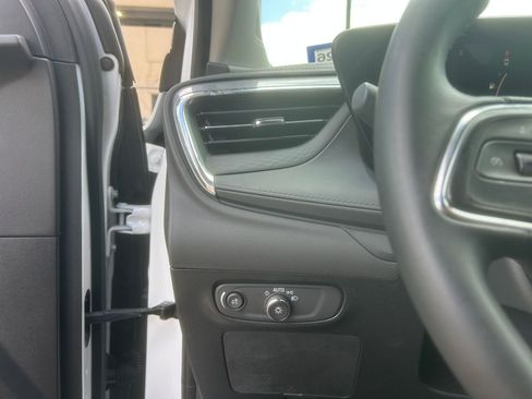 Used 2025 Buick Encore GX Preferred FWD image 33