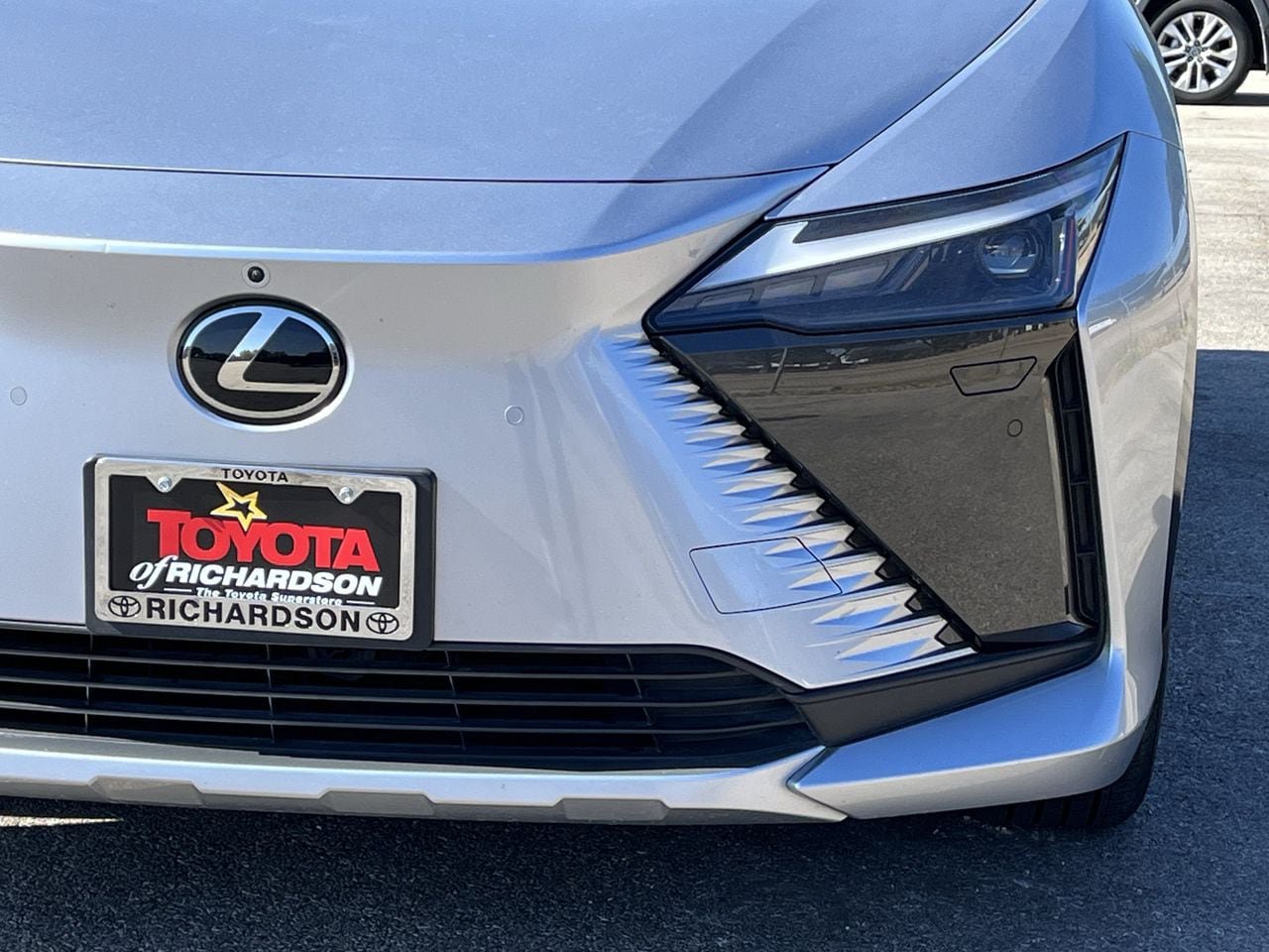 Used 2024 Lexus RZ 300e Premium w/ Accessory Package (Z1) FWD image 8