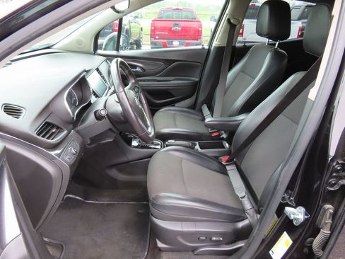 Used 2021 Buick Encore Preferred FWD image 8