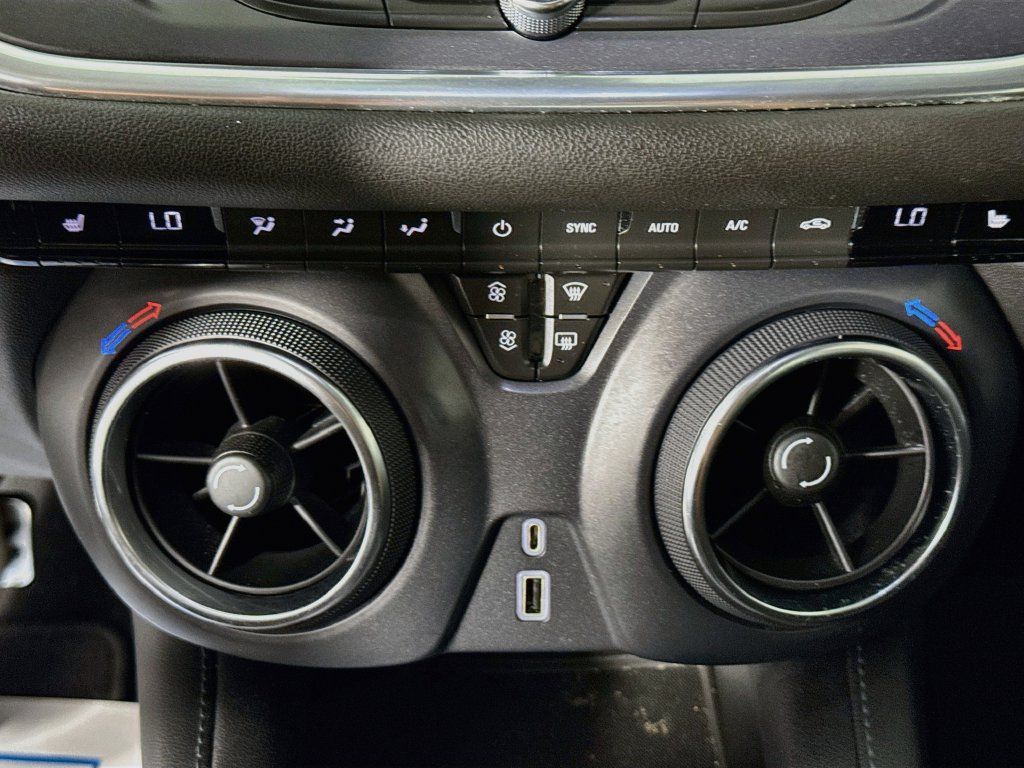 Used 2021 Chevrolet Blazer LT FWD image 19