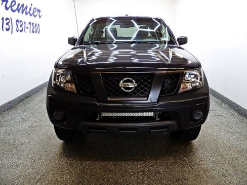 Used 2012 Nissan Frontier SV w/ SV Premium Utility Pkg AWD/4WD image 2