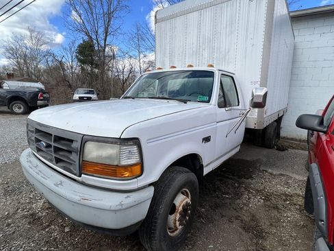 Used 1995 Ford F450 2WD Regular Cab Super Duty image 1
