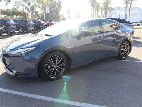 Certified 2026 Toyota Prius XLE FWD image 5