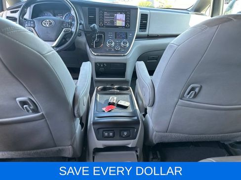 Used 2019 Toyota Sienna XLE w/ XLE Navigation Package FWD image 20