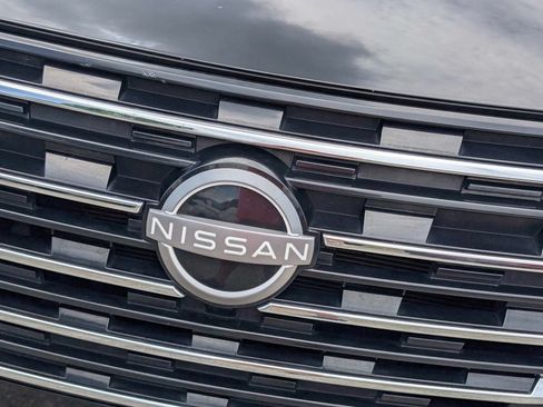 Used 2024 Nissan Rogue S FWD image 4
