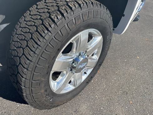 Used 2020 Chevrolet Silverado 2500 LTZ w/ LTZ Plus Package image 36