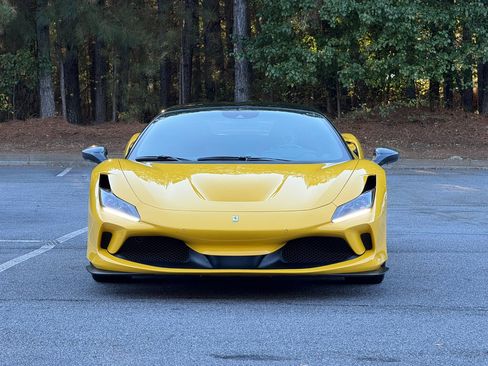 Used 2021 Ferrari F8 Tributo image 2