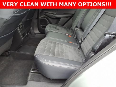 Used 2025 Mitsubishi Outlander SE image 12