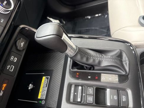 Used 2024 Honda CR-V EX-L image 18