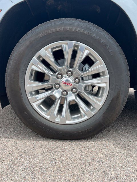 Used 2025 GMC Yukon XL Denali AWD/4WD image 36