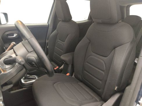 Used 2020 Jeep Renegade Latitude w/ LED Lighting Group image 17