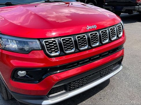Used 2025 Jeep Compass Limited AWD/4WD image 33