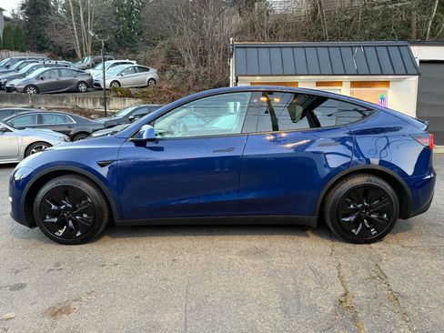 Used 2021 Tesla Model Y Long Range image 2