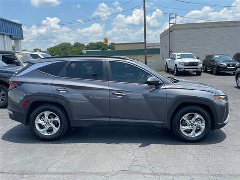 Used 2024 Hyundai Tucson SEL FWD image 2