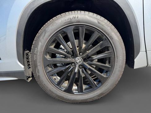 Certified 2025 Toyota Highlander XSE AWD/4WD image 12