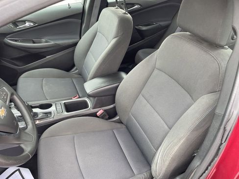 Used 2017 Chevrolet Cruze LT FWD image 10