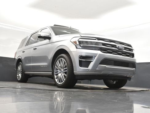 Used 2024 Ford Expedition Platinum image 46