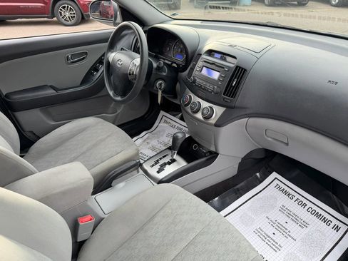 Used 2010 Hyundai Elantra GLS image 19
