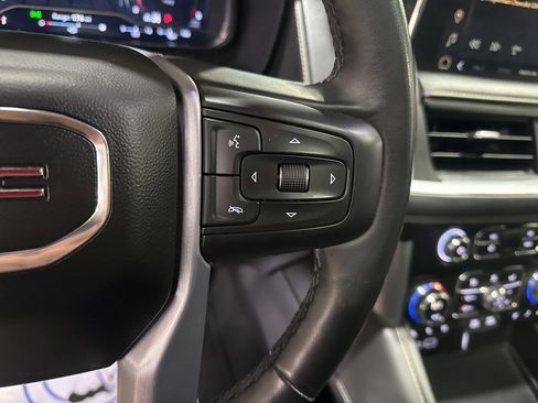 Used 2023 GMC Yukon SLT w/ SLT Luxury Package image 21