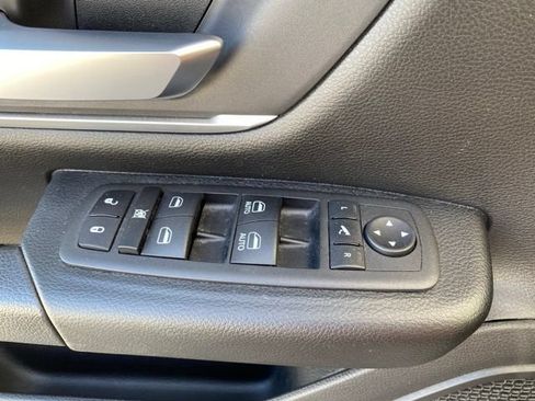 Used 2023 RAM 1500 Big Horn AWD/4WD image 29