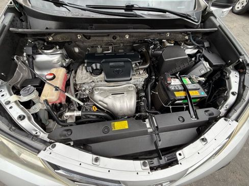 Used 2014 Toyota RAV4 LE FWD image 25