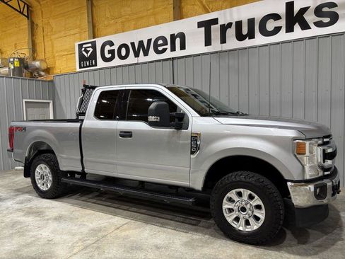 Used 2022 Ford F250 XLT w/ XLT Value Package AWD/4WD image 3