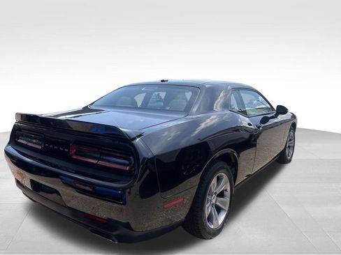 Used 2021 Dodge Challenger SXT RWD image 10