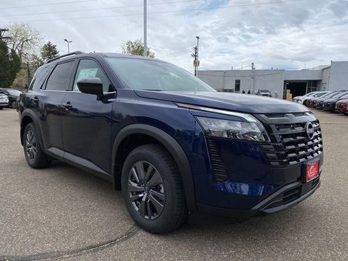 New 2026 Nissan Pathfinder SV image 7