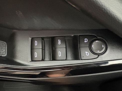 Used 2026 Chevrolet Equinox LT w/ Convenience Package II FWD image 13
