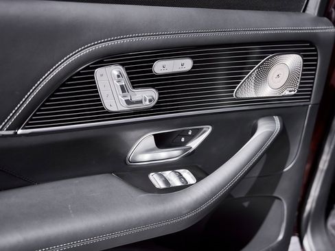 Used 2024 Mercedes-Benz Maybach GLS 600 Maybach GLS 600 image 52