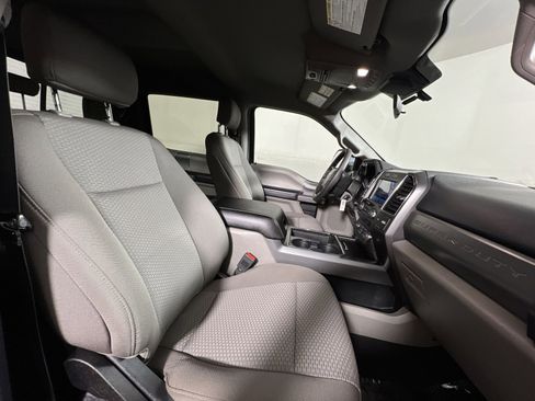 Used 2021 Ford F250 XLT w/ XLT Premium Package image 24