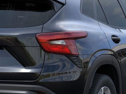 New 2026 Chevrolet Trax LS w/ LS Convenience Package FWD image 11