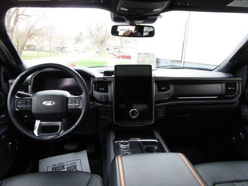 Used 2022 Ford Expedition Max Platinum AWD/4WD image 14