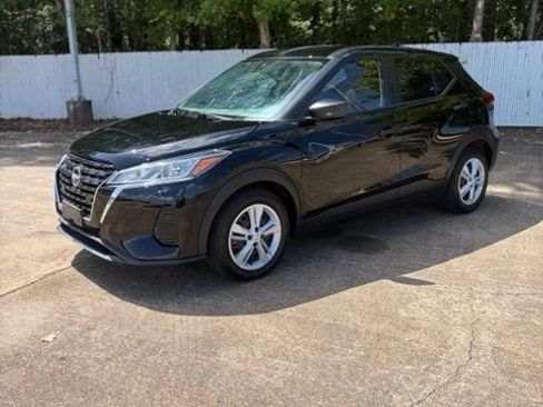 Used 2023 Nissan Kicks S FWD image 1