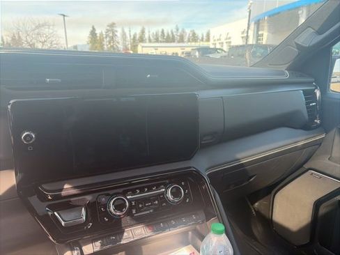 Used 2024 GMC Sierra 1500 AT4X image 12