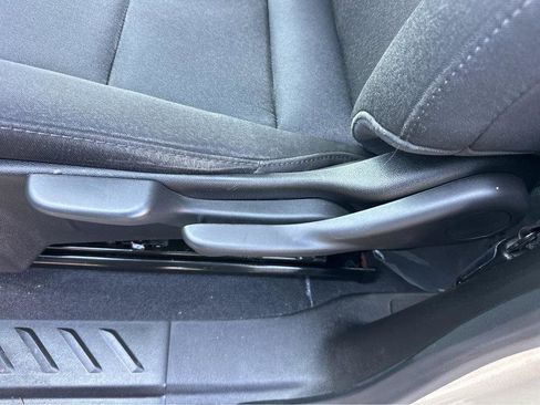 Used 2024 Chevrolet Colorado W/T image 31