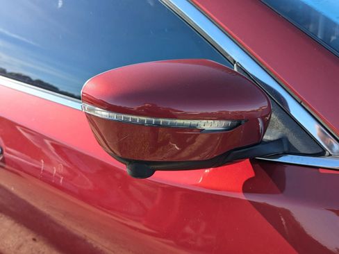 Used 2015 Nissan Rogue SV w/ SV Premium Package FWD image 3