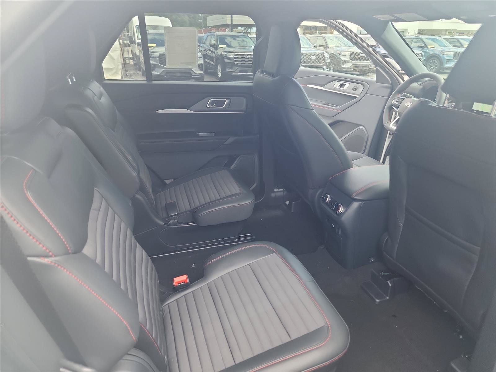 New 2026 Ford Explorer ST-Line w/ ST-Line Street Pack RWD image 25