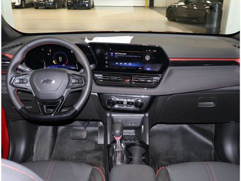 Used 2026 Chevrolet TrailBlazer RS w/ Convenience Package FWD image 17