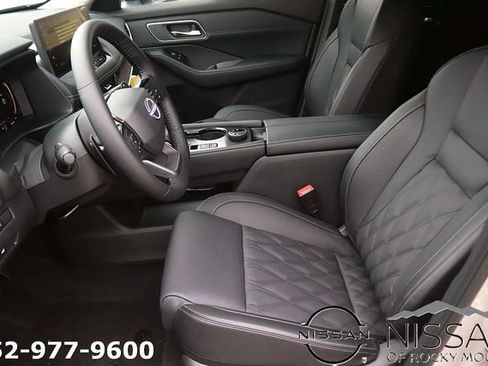 New 2026 Nissan Rogue Platinum w/ Platinum Premium Package AWD/4WD image 13