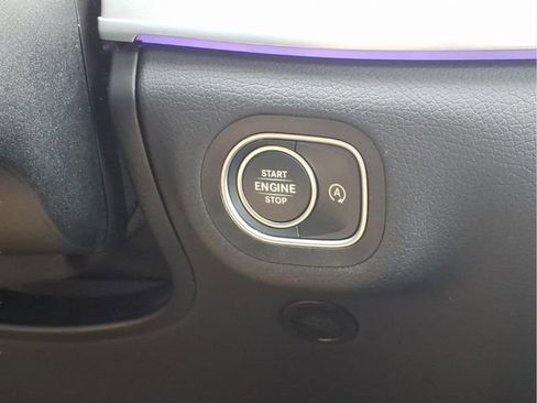 Used 2025 Mercedes-Benz GLS 450 4MATIC image 11