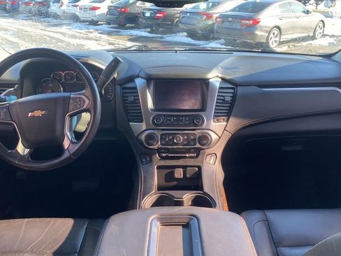 Used 2018 Chevrolet Suburban LT RWD image 14
