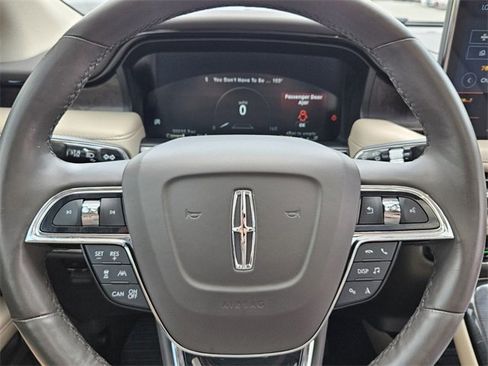 Used 2022 Lincoln Nautilus Reserve w/ Equipment Group 201A image 11
