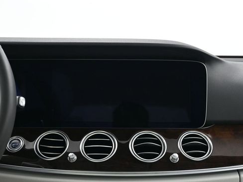 Used 2021 Mercedes-Benz E 350 4MATIC Sedan image 11